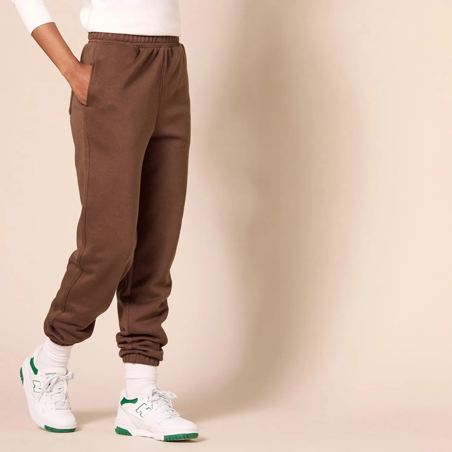 Amazon Essentials Women's Relaxed Jogger (Available in Plus Size)