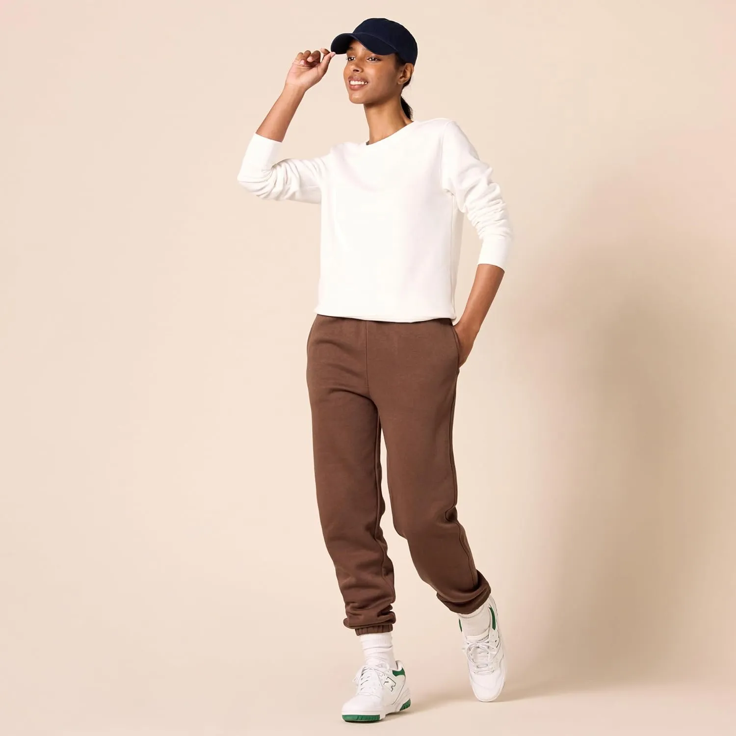 Amazon Essentials Women's Relaxed Jogger (Available in Plus Size)