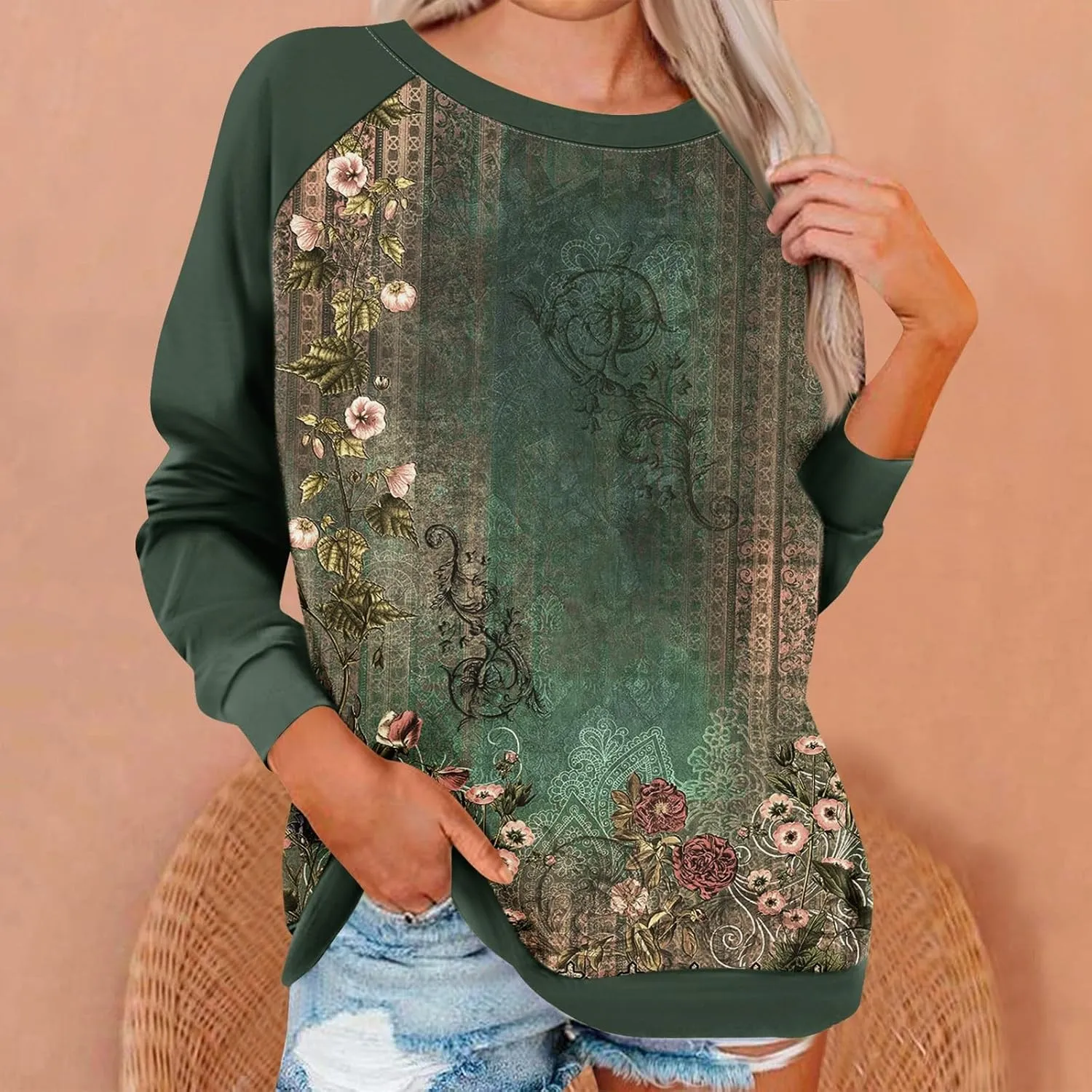 Womens Fall Fashion 2024 Long Sleeve Floral Print Cute Sweatshirts Crewneck Basics Plus Size Clothes Clothing